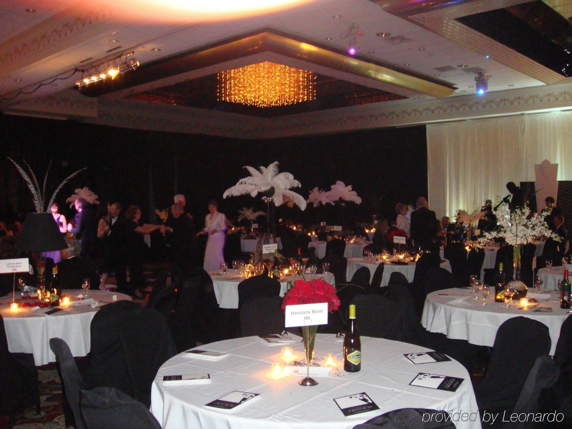 Crowne Plaza Executive Center Baton Rouge, An Ihg Hotel Restaurant photo